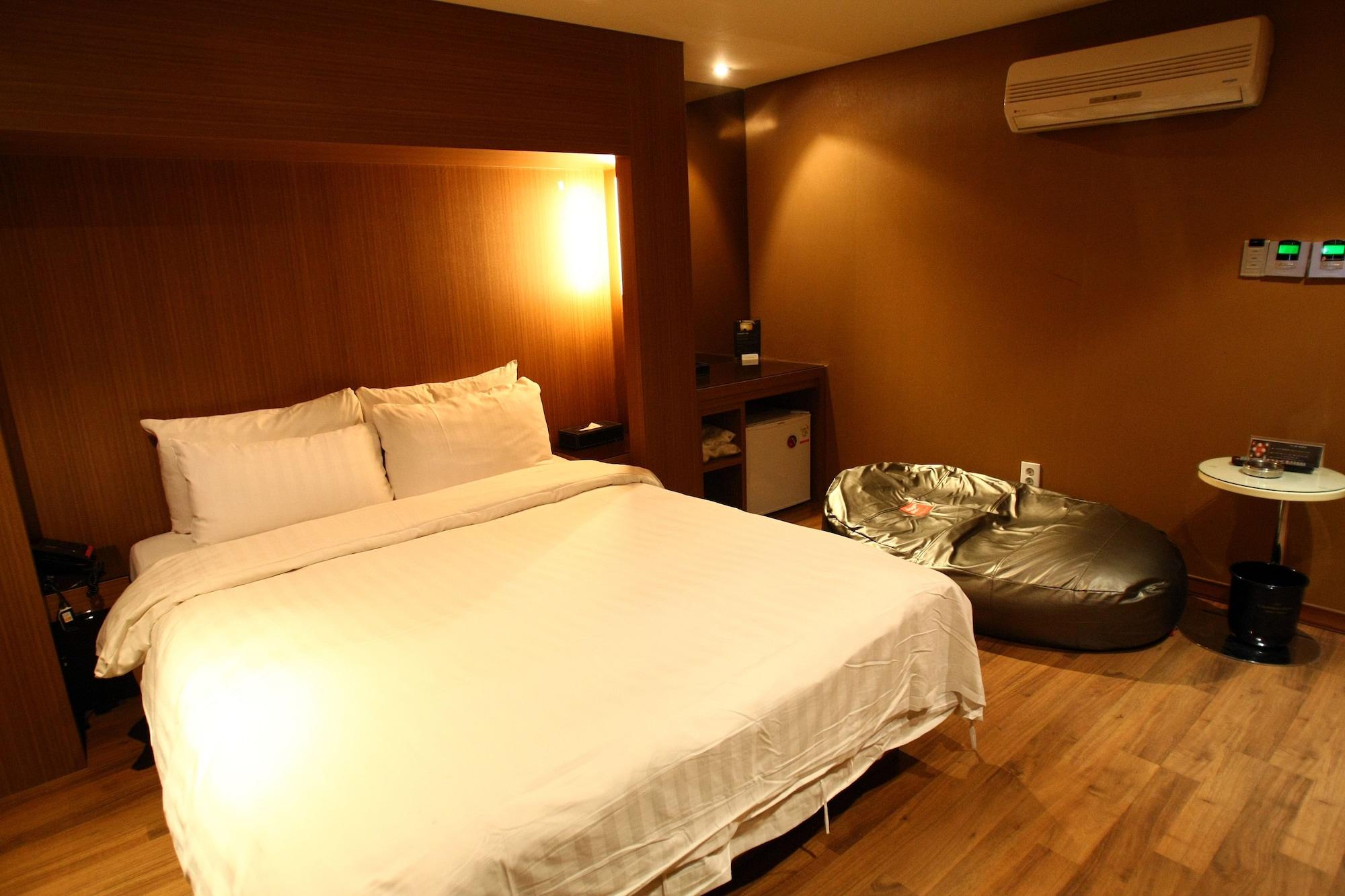 The California Hotel Seoul Seocho Екстер'єр фото